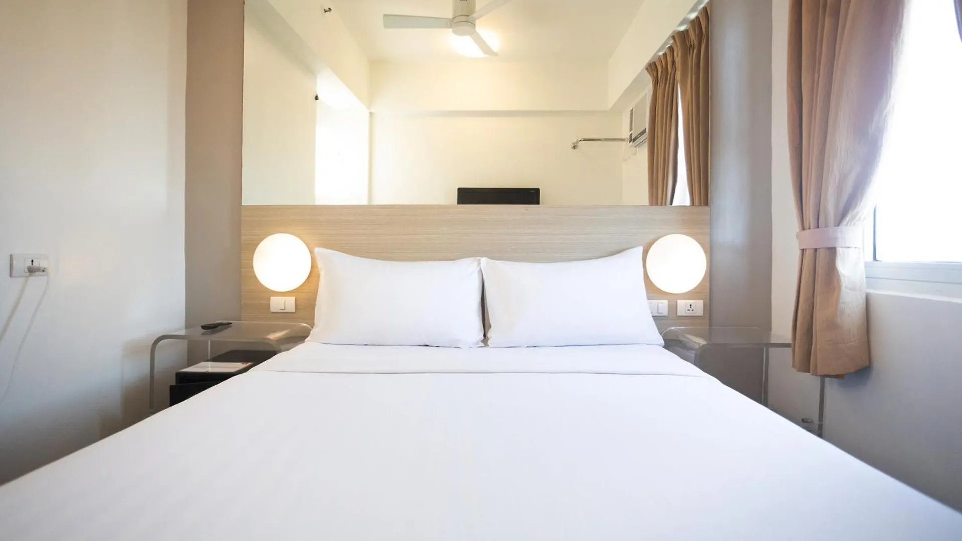 Hotel Red Planet Makati Avenue Manila Makati City